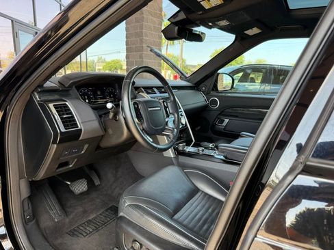 Used 2019 Land Rover Discovery HSE image 41