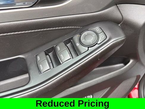 Used 2023 Chevrolet Traverse LT image 14