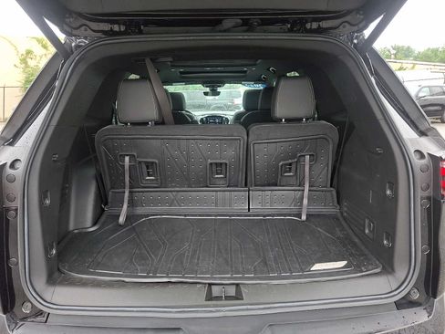 Used 2023 Chevrolet Traverse LT w/ LT Premium Package AWD/4WD image 28