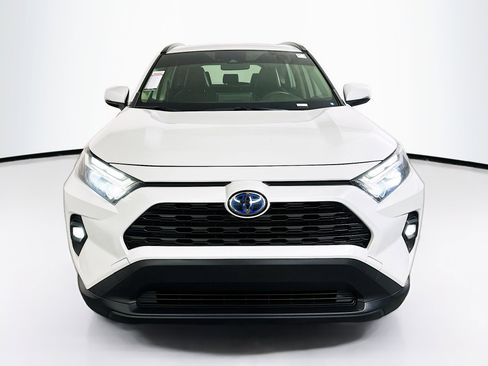 Used 2023 Toyota RAV4 XLE Premium image 8