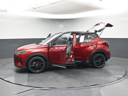 Used 2023 Nissan Kicks SR w/ SR Premium Package image 46