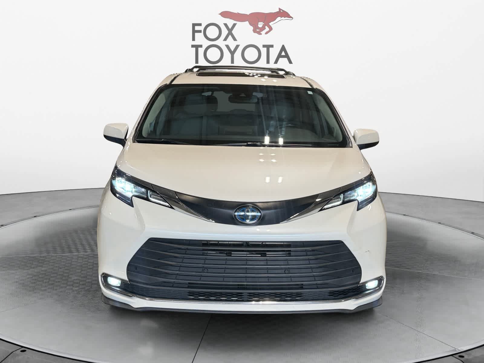 Used 2021 Toyota Sienna XLE w/ XLE Plus Package FWD image 9