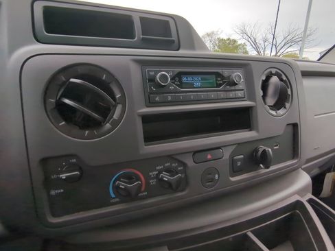 New 2024 Ford E-450 and Econoline 450 Super Duty w/ Power Windows & Locks Group image 18