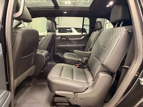 Used 2025 GMC Acadia Denali w/ Super Cruise Package image 18