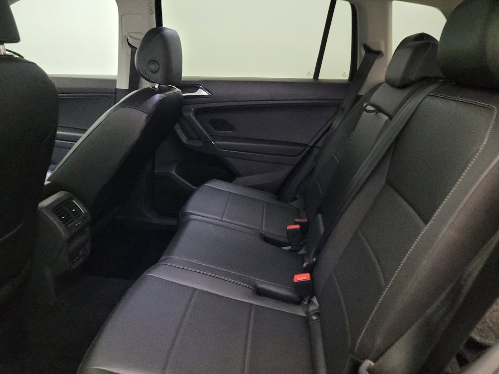 Used 2018 Volkswagen Tiguan SE w/ Panoramic Sunroof Package AWD/4WD image 18