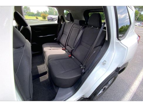 Used 2024 Nissan Rogue S AWD/4WD image 23