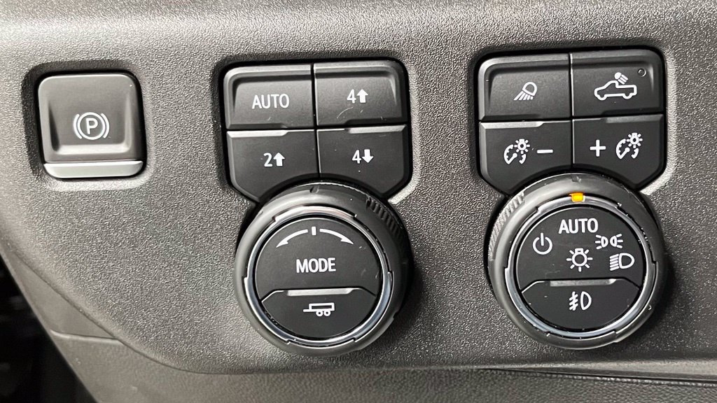 Used 2023 Chevrolet Silverado 1500 ZR2 AWD/4WD image 32