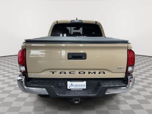 Used 2018 Toyota Tacoma SR5 RWD image 9
