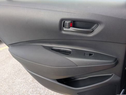Used 2023 Toyota Corolla LE image 28