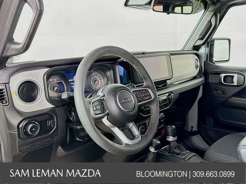 Used 2024 Jeep Wrangler Sahara image 13