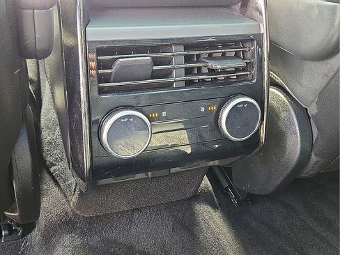 Used 2024 Land Rover Range Rover Sport Dynamic SE image 17