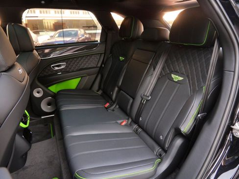 Used 2025 Bentley Bentayga AWD/4WD image 22