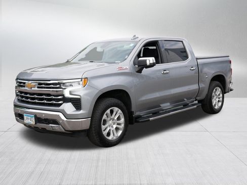 Used 2024 Chevrolet Silverado 1500 LTZ AWD/4WD image 3