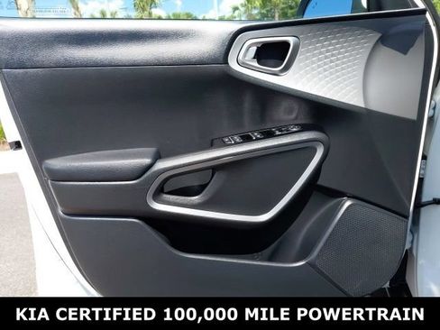 Certified 2025 Kia Soul LX w/ LX Technology Package FWD image 16