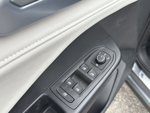 New 2026 Volkswagen Taos SE FWD image 22