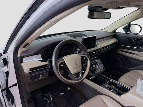 Used 2022 Lincoln Corsair AWD w/ Premium Package image 21