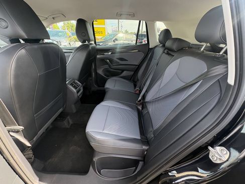 Used 2026 Volkswagen Tiguan SE AWD/4WD image 23