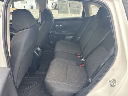 Used 2023 Honda HR-V LX image 8