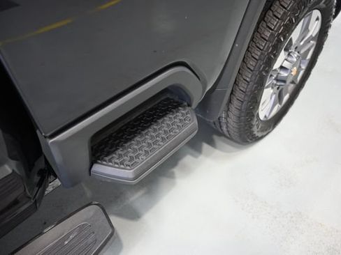 Used 2024 Chevrolet Silverado 2500 LT AWD/4WD image 28