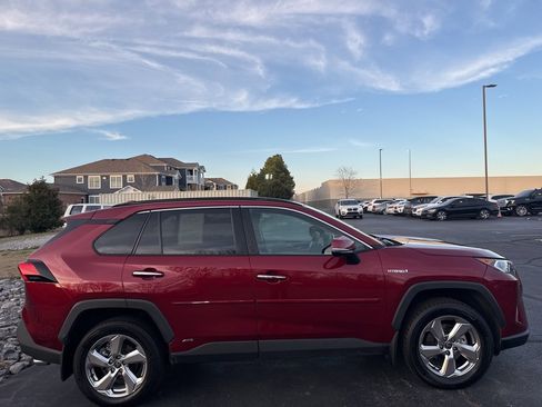 Used 2021 Toyota RAV4 Limited image 6