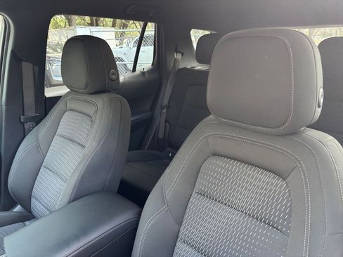 Used 2025 Chevrolet Equinox LT FWD image 36