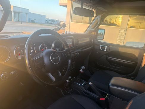 Used 2021 Jeep Wrangler Sport AWD/4WD image 9
