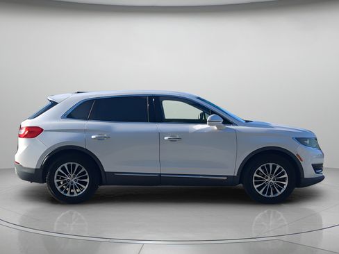 Used 2016 Lincoln MKX Select image 38