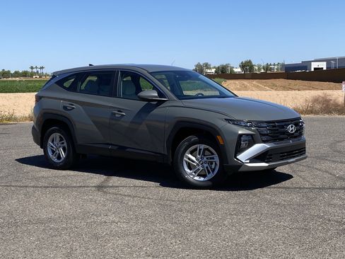 Certified 2026 Hyundai Tucson SE image 32