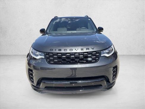 Used 2024 Land Rover Discovery Dynamic SE AWD/4WD image 8