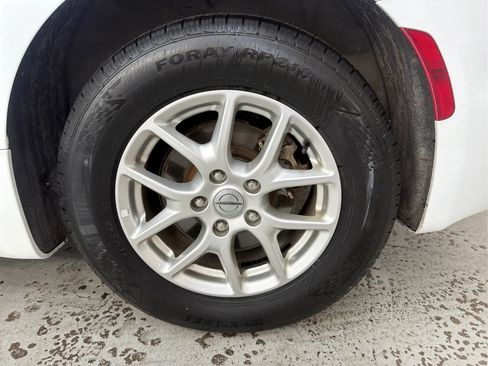 Used 2024 Chrysler Pacifica Touring-L FWD image 29