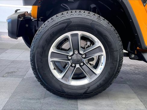 Used 2021 Jeep Wrangler Unlimited Sahara AWD/4WD image 8