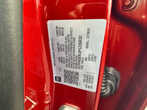 Used 2023 GMC Canyon AT4 w/ AT4 Premium Package image 39