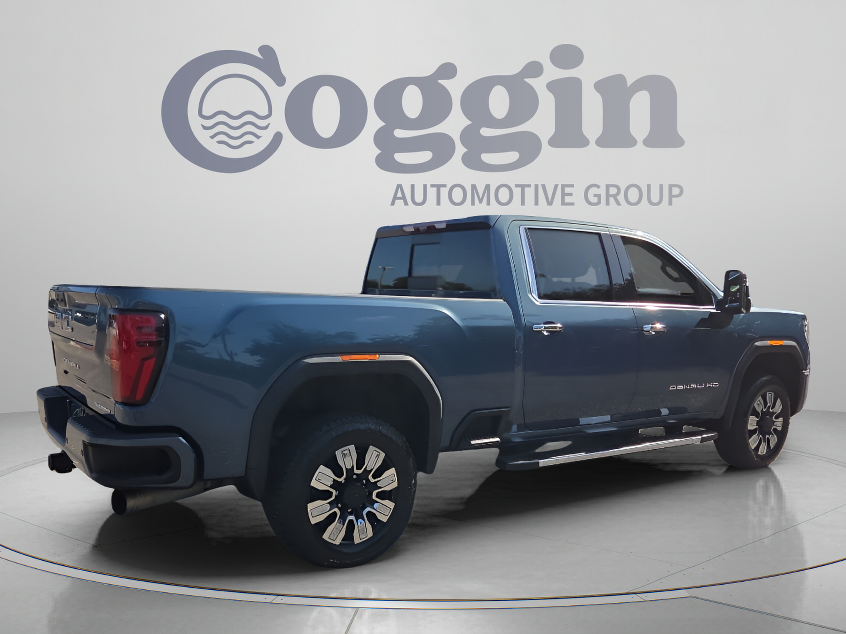 Used 2024 GMC Sierra 2500 Denali w/ Denali Reserve Package AWD/4WD image 5