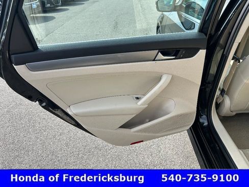 Used 2015 Volkswagen Passat TDI SE FWD image 10