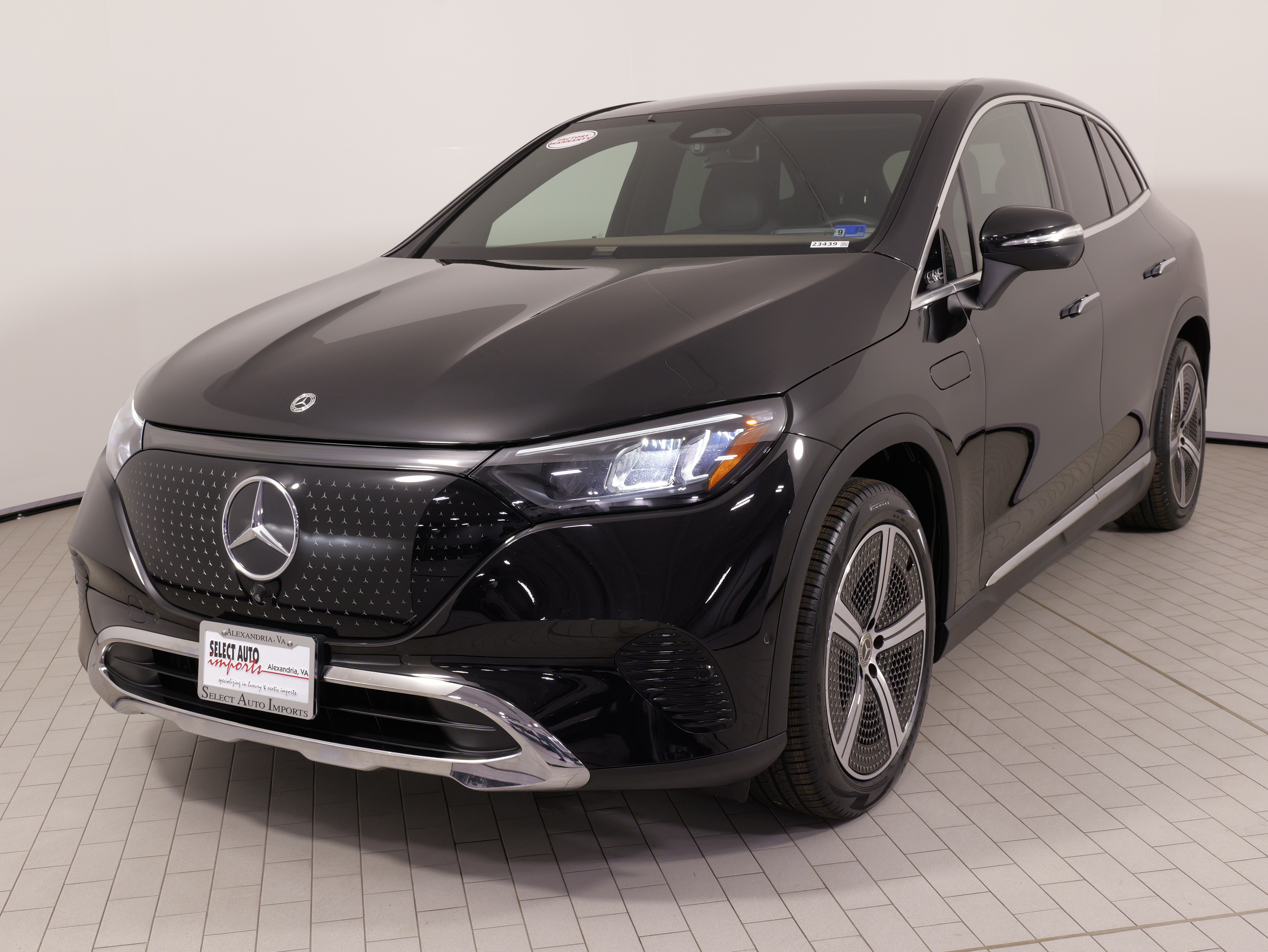 Used 2023 Mercedes-Benz EQE 350+ 4MATIC SUV image 4