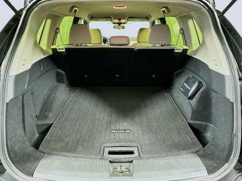 Used 2023 Nissan Rogue SV image 24