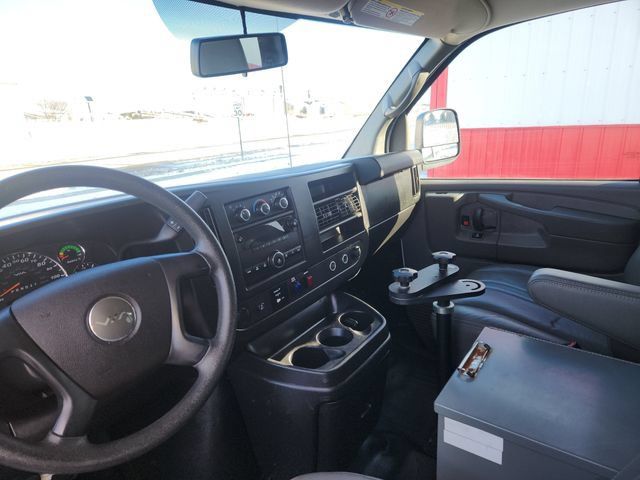Used 2014 Chevrolet Express 2500 RWD image 29