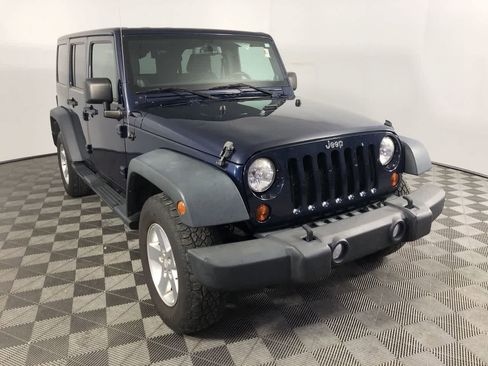 Used 2013 Jeep Wrangler Unlimited Sport image 2
