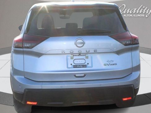 Used 2024 Nissan Rogue SV image 5