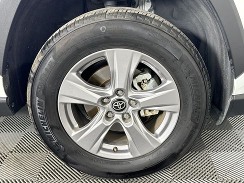 Used 2025 Toyota RAV4 XLE FWD image 30