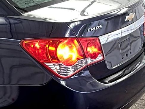 Used 2011 Chevrolet Cruze LT FWD image 8