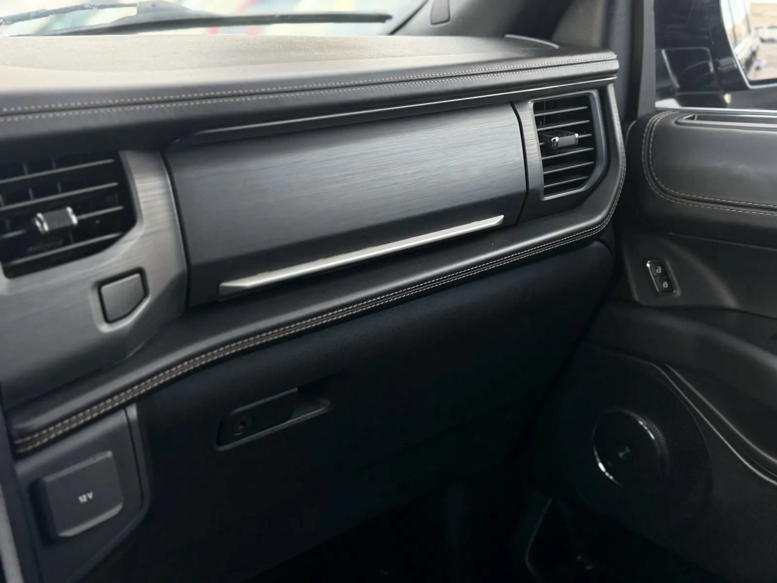 Used 2023 Ford Expedition Max Platinum AWD/4WD image 39