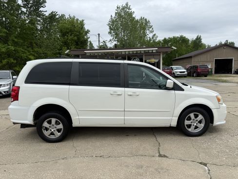 Used 2012 Dodge Grand Caravan SXT FWD image 7