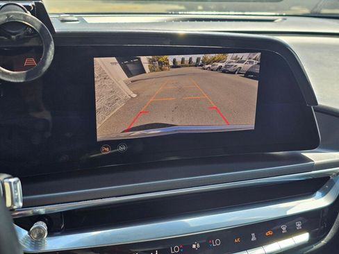 Used 2024 Cadillac Lyriq Tech RWD image 38
