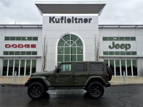 Used 2021 Jeep Wrangler Unlimited Sahara AWD/4WD image 1