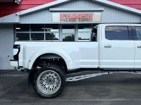 Used 2022 Ford F450 Platinum w/ FX4 Off-Road Package AWD/4WD image 12
