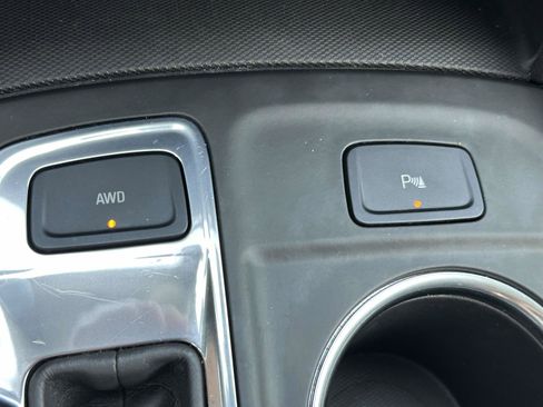 Used 2024 Chevrolet Equinox LT AWD/4WD image 21