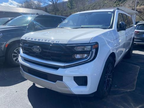 Used 2025 Ford Expedition Max Platinum image 7