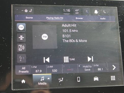 Used 2023 Jeep Grand Cherokee Altitude image 9