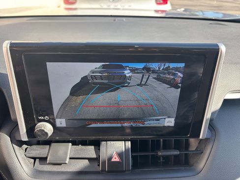 Used 2025 Toyota RAV4 LE image 17